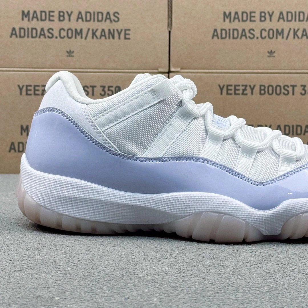 AJ11 Low Pure Violet