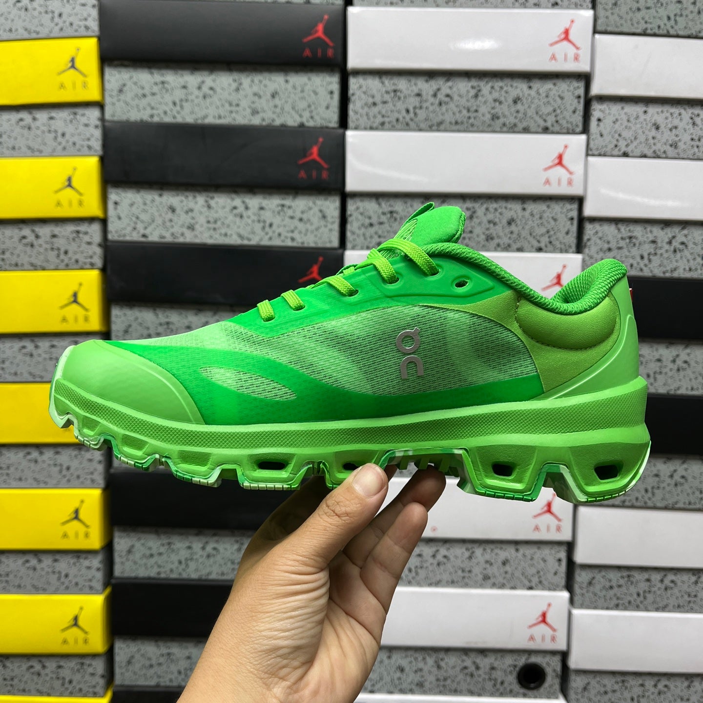 Cloudtilt Loewe Green