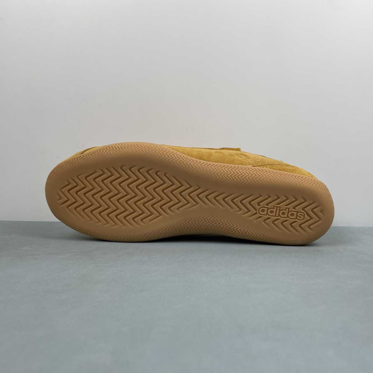 AD URBAN REVERIE Tacyel Gum