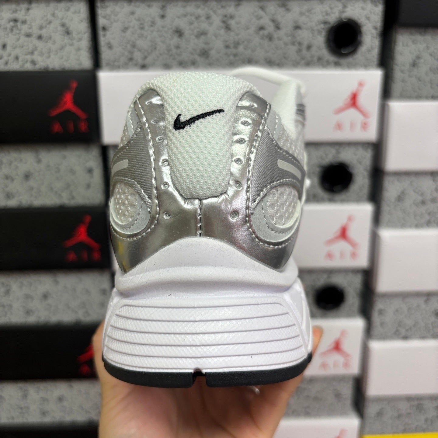 V5 RNR White / Black
