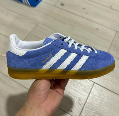 Spezial Blue and White