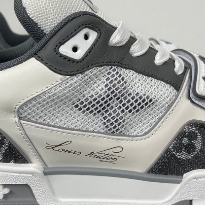 Trainer Gray