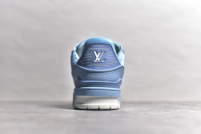 Trainer Light Blue