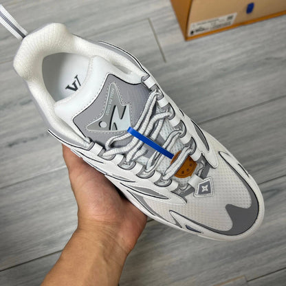 LV Runner Tatic Grey