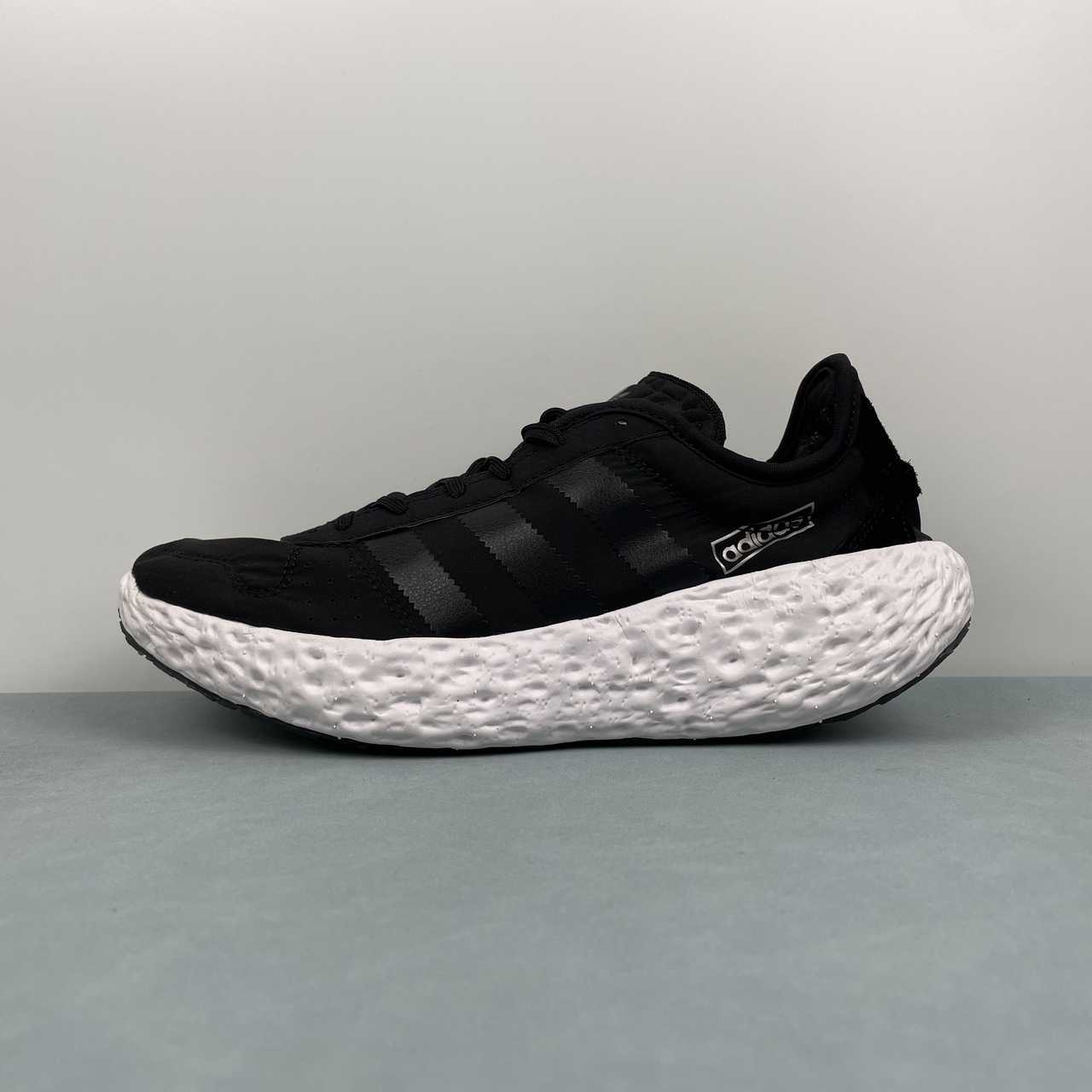 AD ZPONGE Black White
