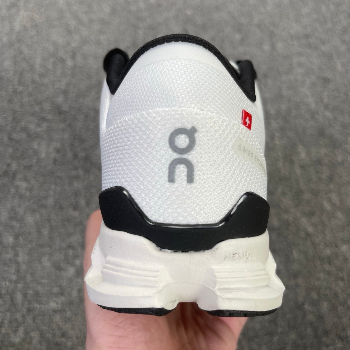 Cloud X 4 White Black