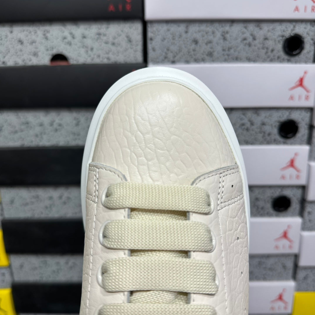 Alexander McQueen Beige and Black