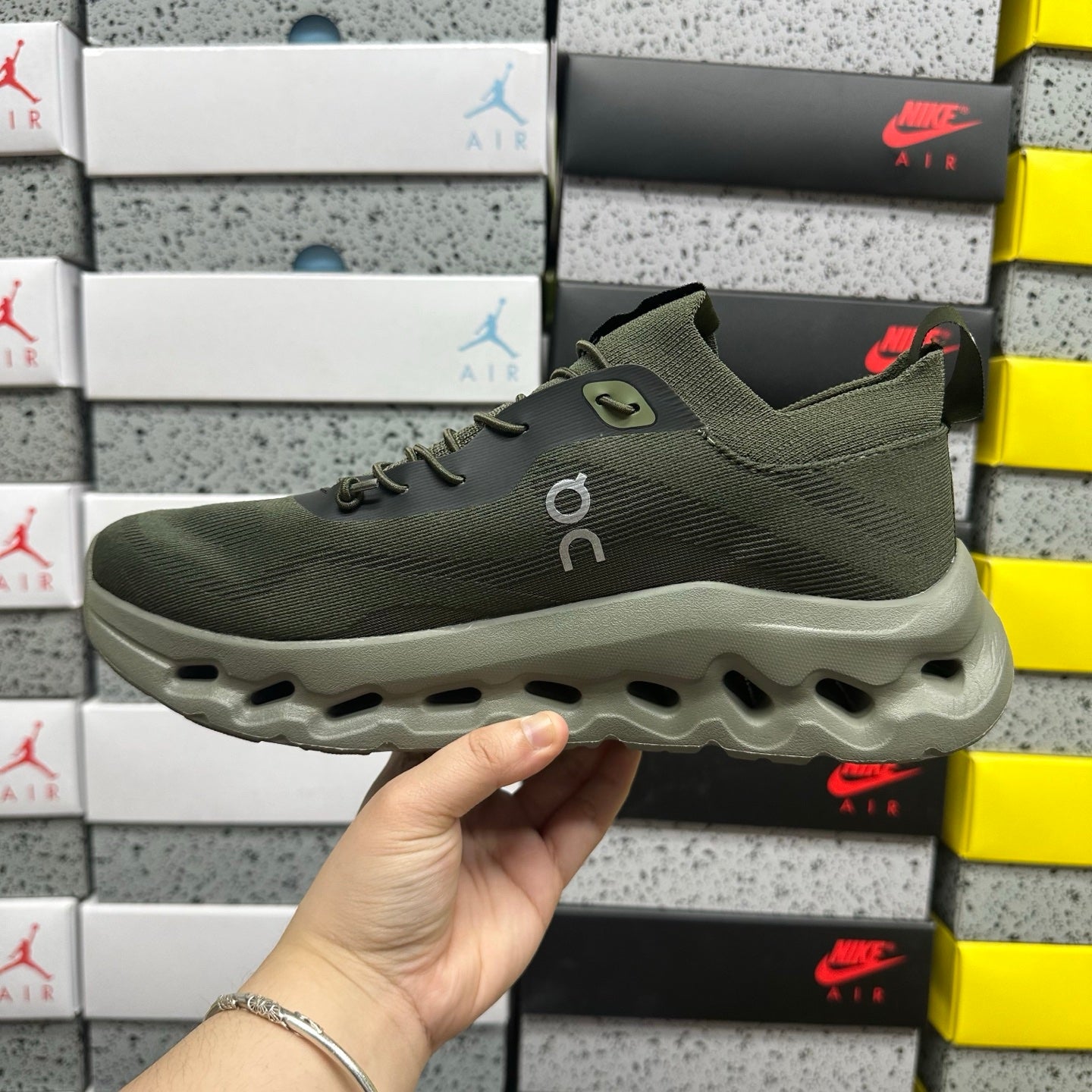 Cloudtilt Loewe Green