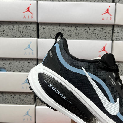 Vomero Plus Black Blue