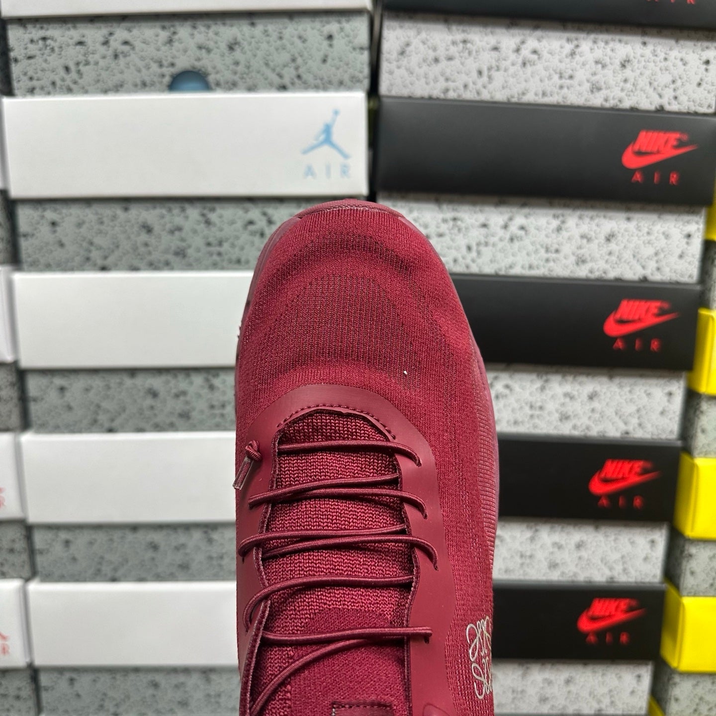 Cloudtilt Loewe Cherry