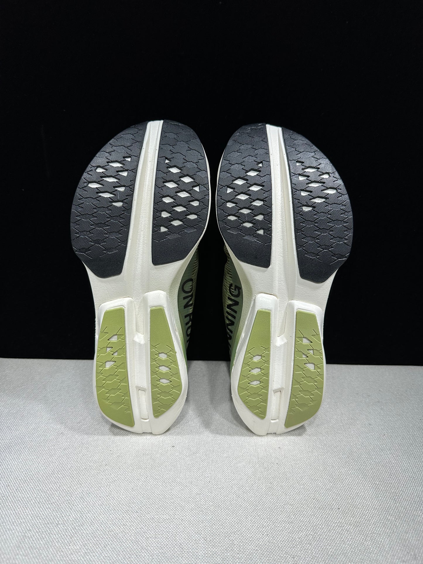 Cloudboom Strike Green White