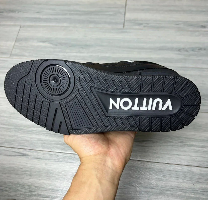 Trainer Black