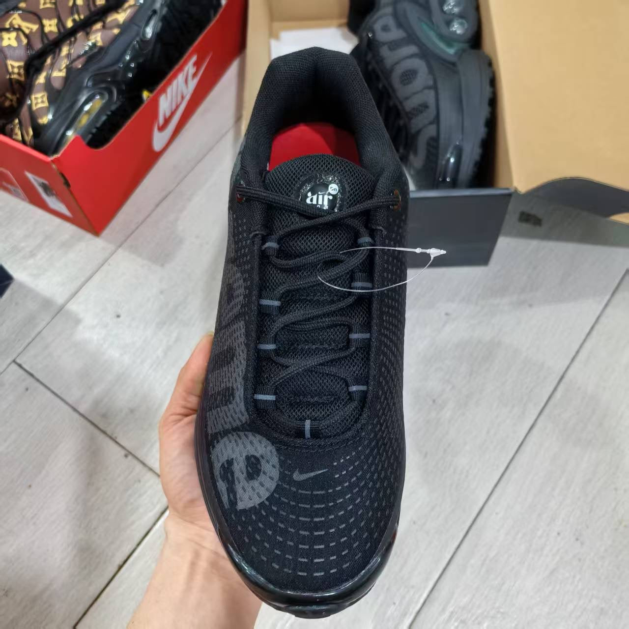 DN Supreme Black