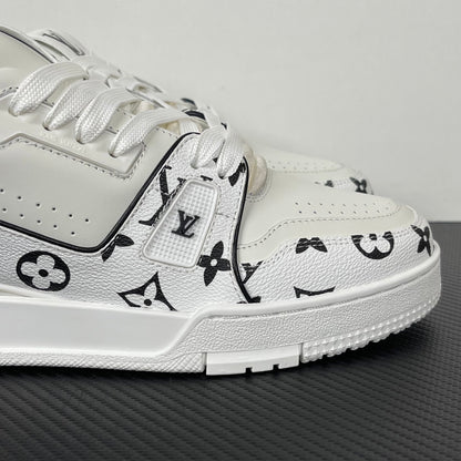 Trainer White Monogram