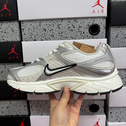 V5 RNR Off White