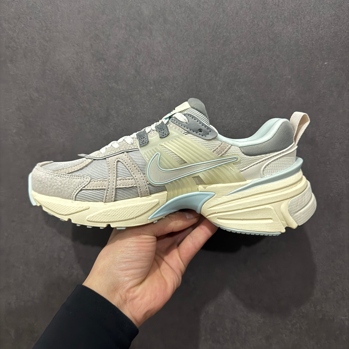 V2K Run Light Bone