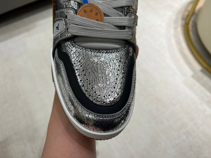 Trainer Dark Silver