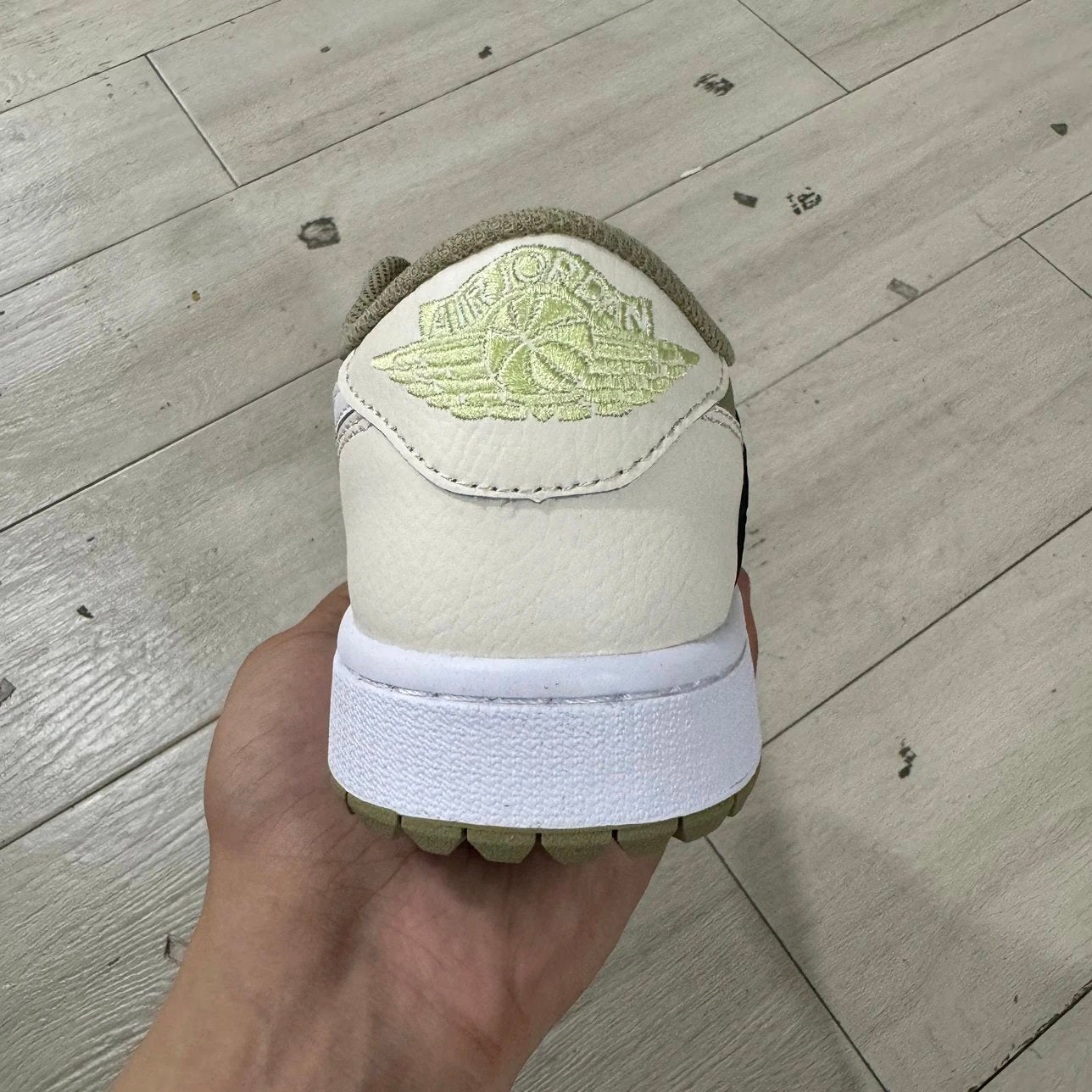 AJ1 Travis Golf