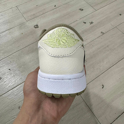 AJ1 Travis Golf