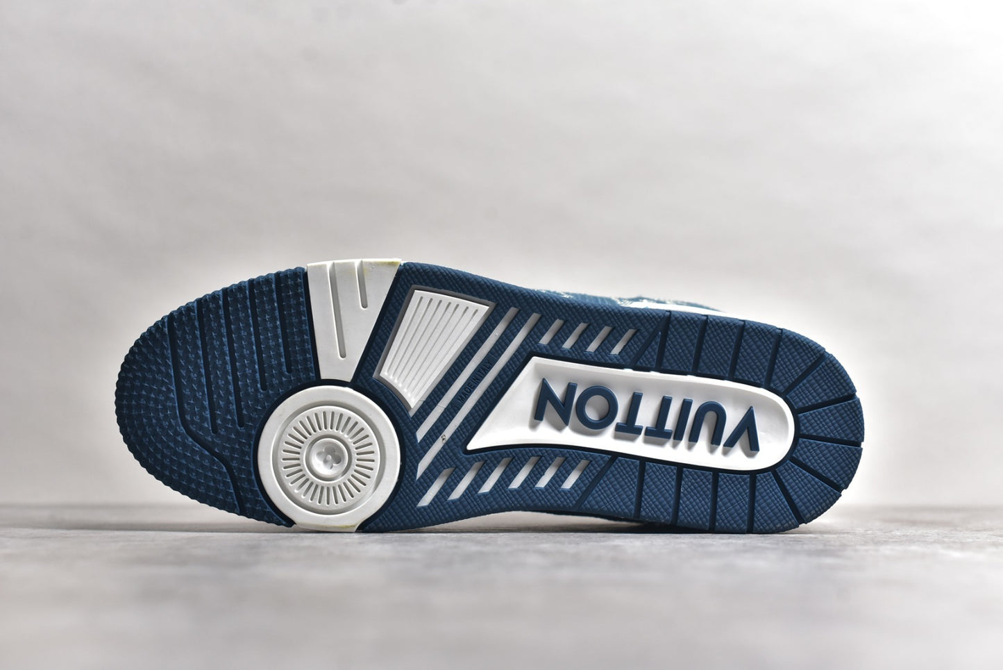 Trainer White and Blue