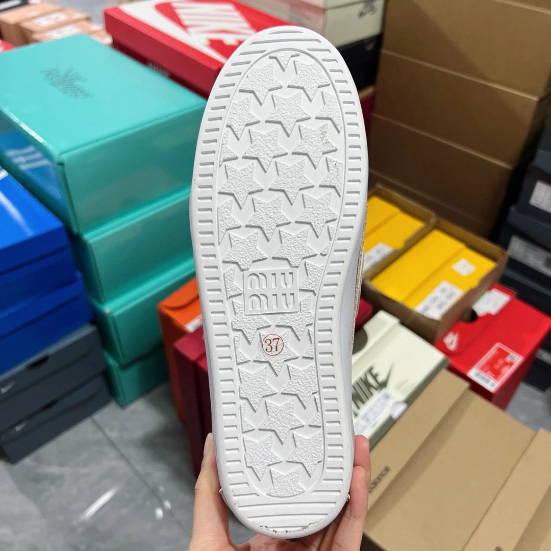 Sandálias Miu Miu White