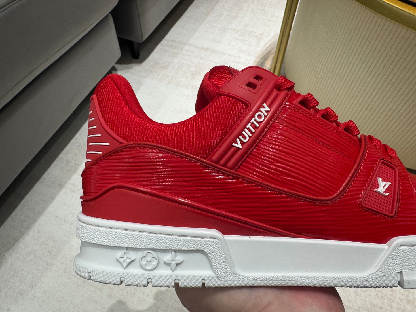 Trainer Red