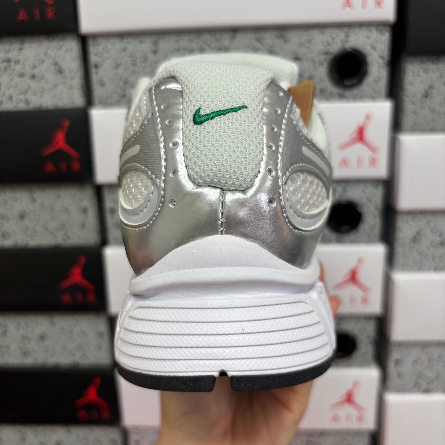 V5 RNR White Metallic