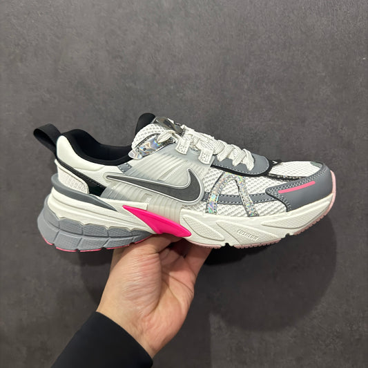 V2K Run Low Grey Pink