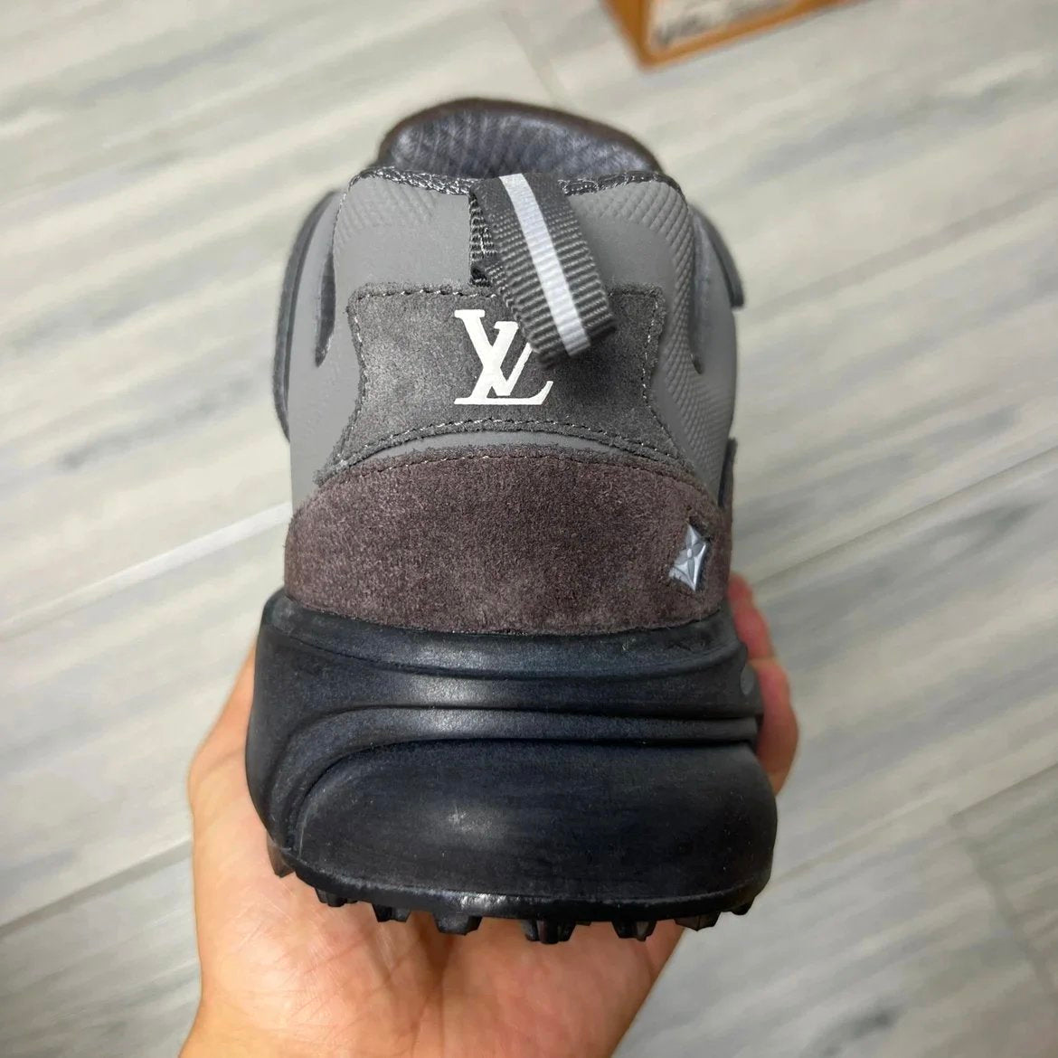 LV Runner Tatic