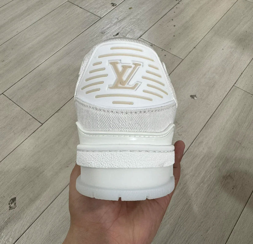 Trainer White