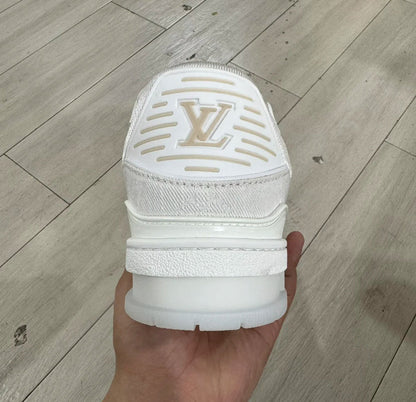 Trainer White