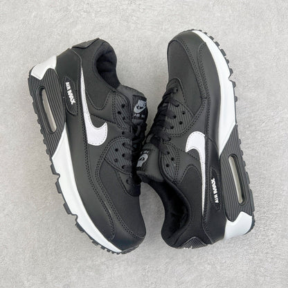 90 Black and White