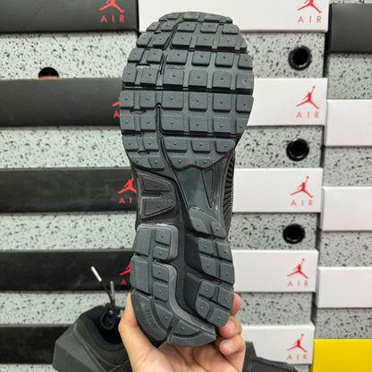 Vomero 5 Black Silver