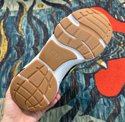 B22 Multicolor