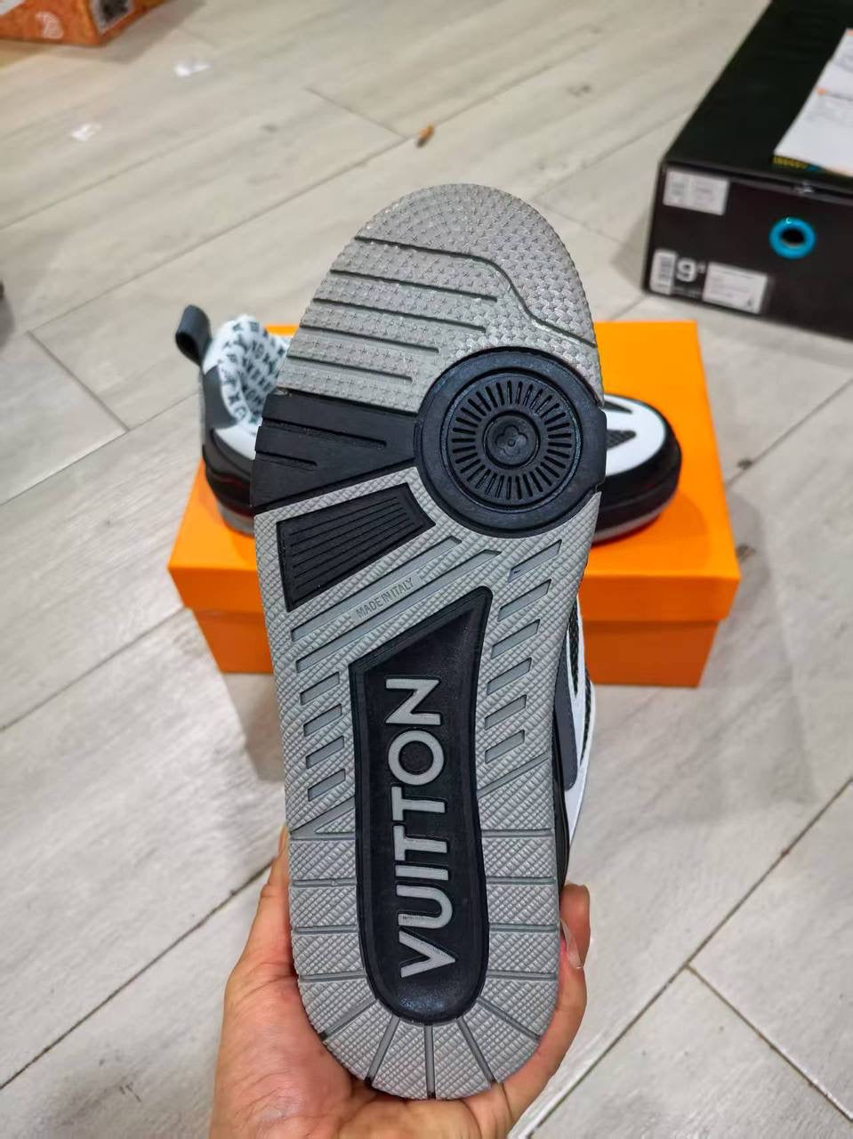 Skate Grey