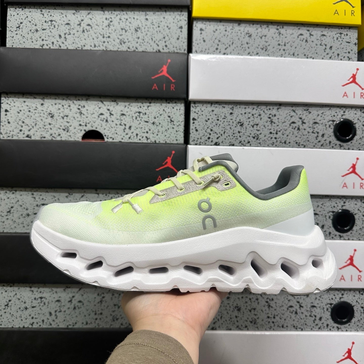 On Running Cloudtilt Remix Lime Green