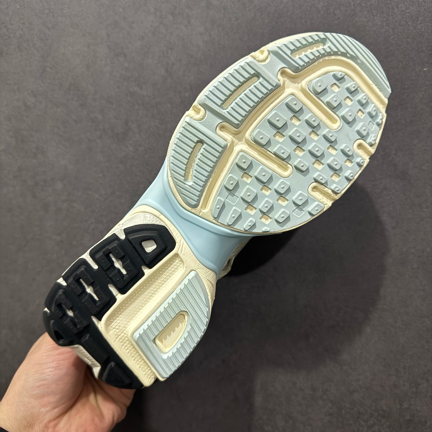 V2K Run Light Bone