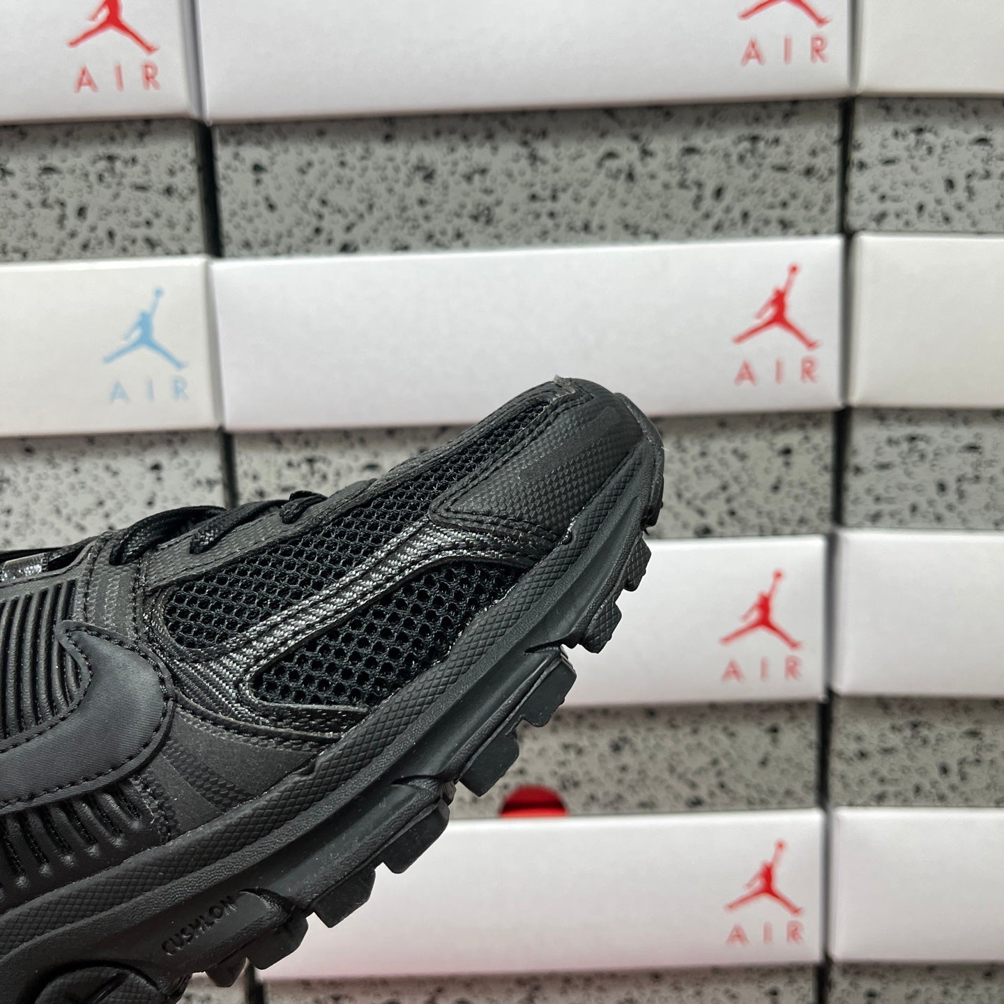 Vomero 5 Black