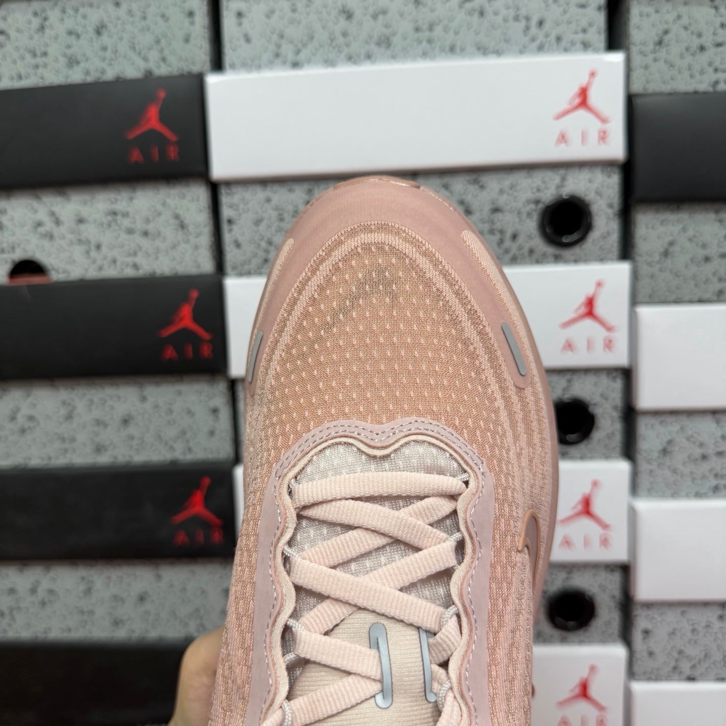 Vomero Plus Particle Pink