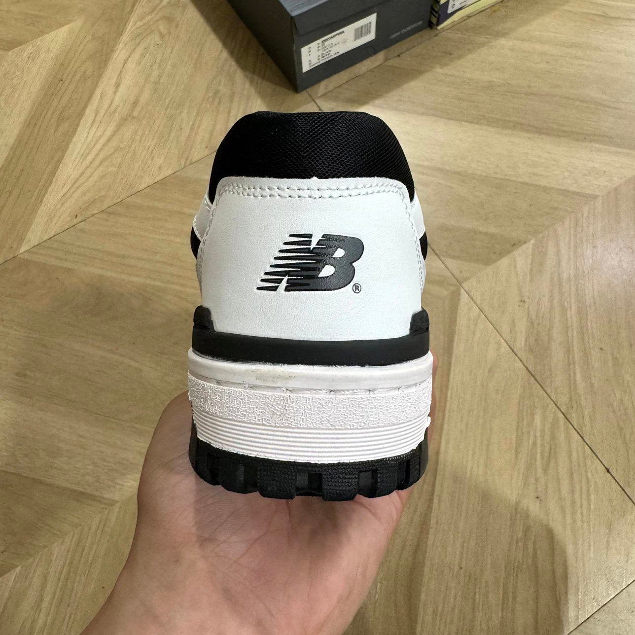 550 White and Gray