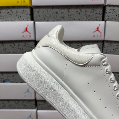 Alexander McQueen Turtle White