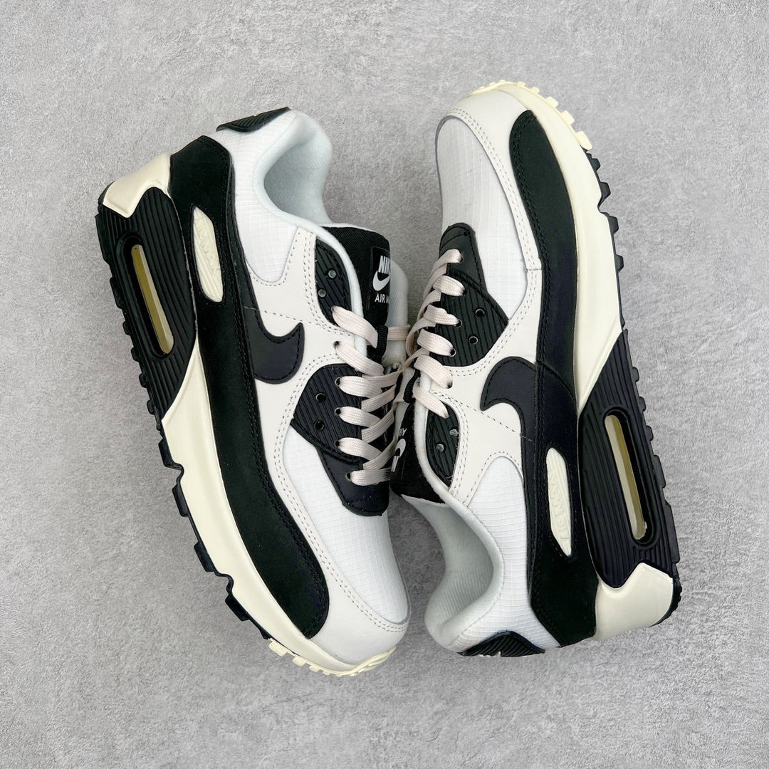 90 Black and White