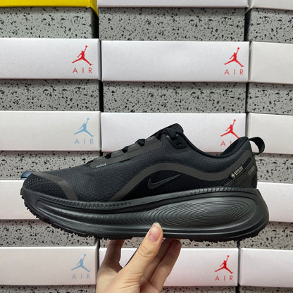 Vomero Plus Black