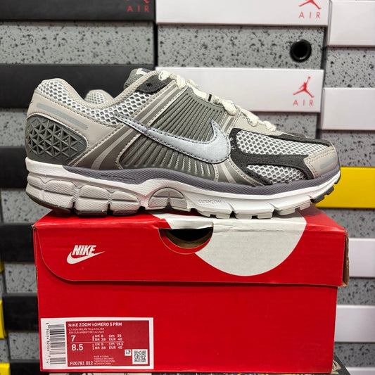 Vomero 5 Grey Black