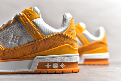 Trainer White and Orange