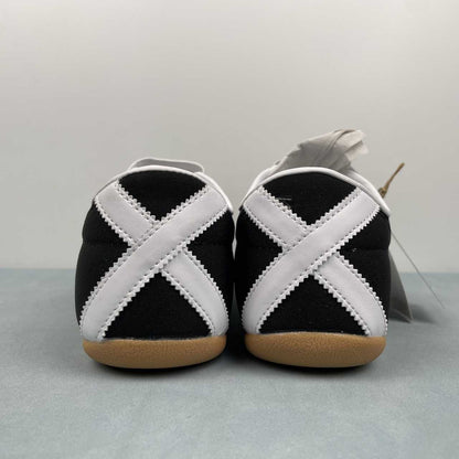 AD TOKYO Black White