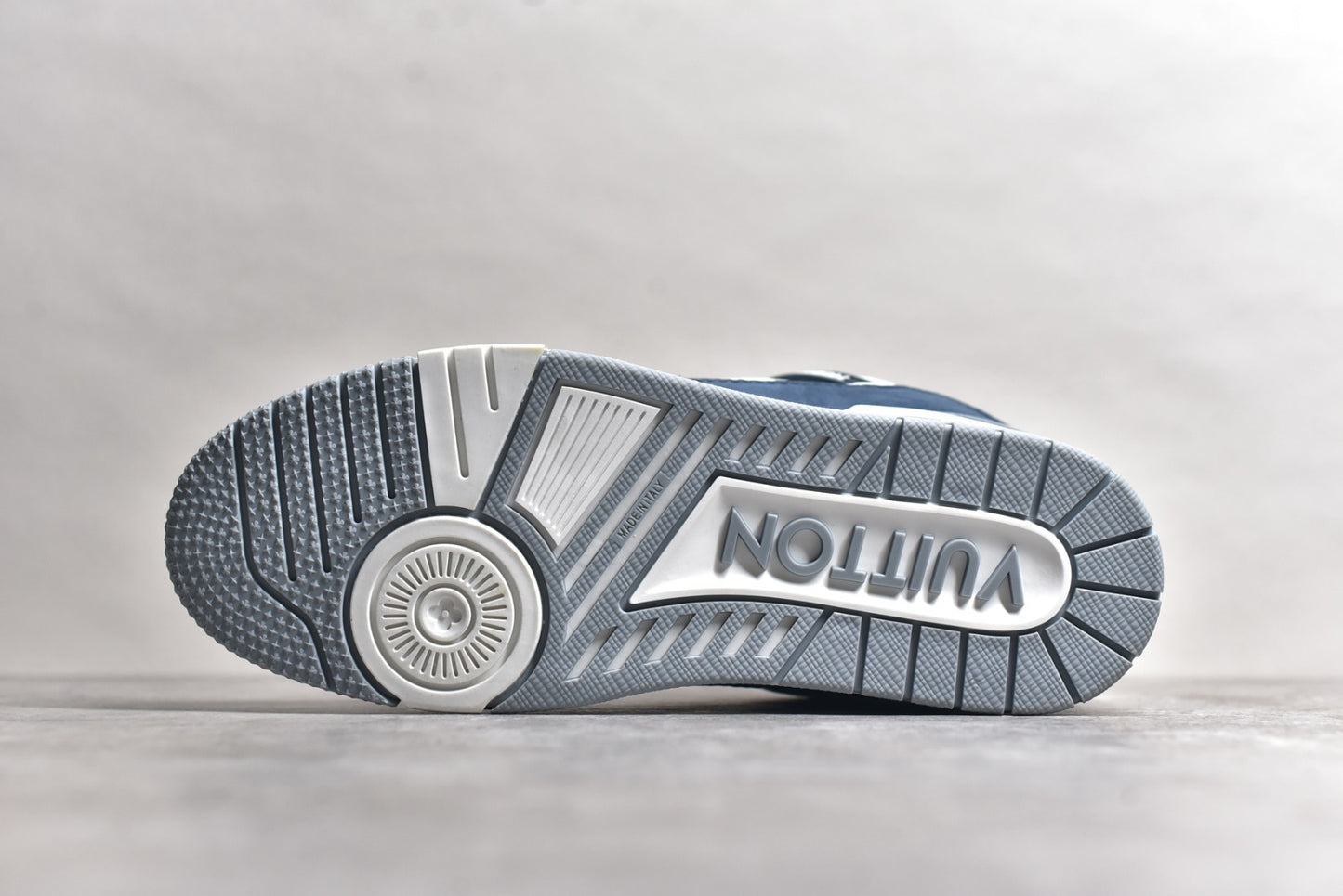 Trainer White and Blue