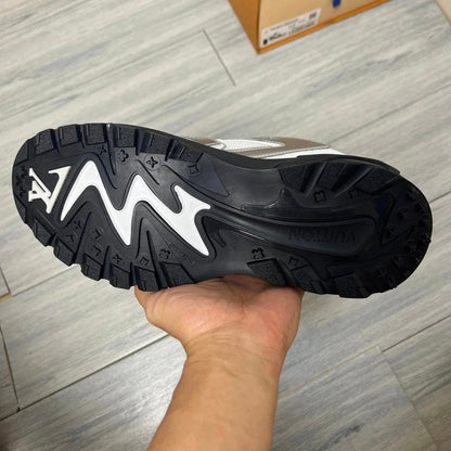 LV Runner Tatic Silver