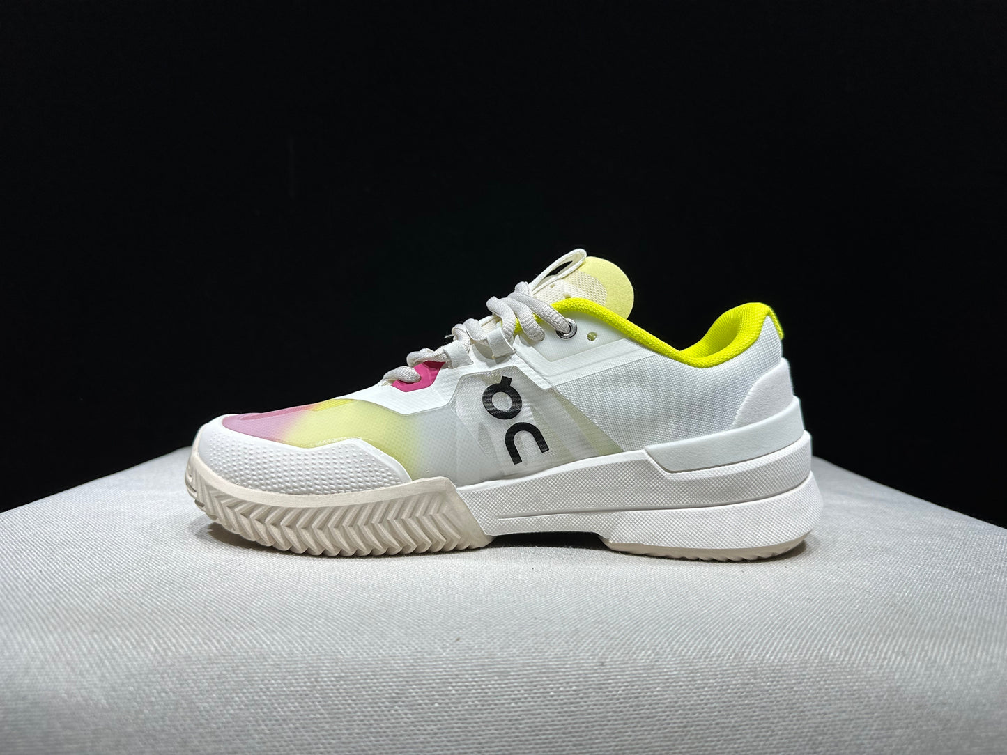 The Roger Pro 2 White Yellow