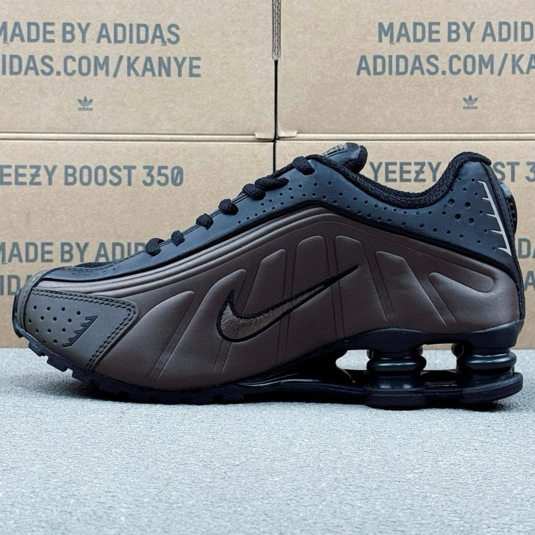 Shox R4 Martine Rose